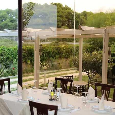 President Hotel Golem (Tirana)