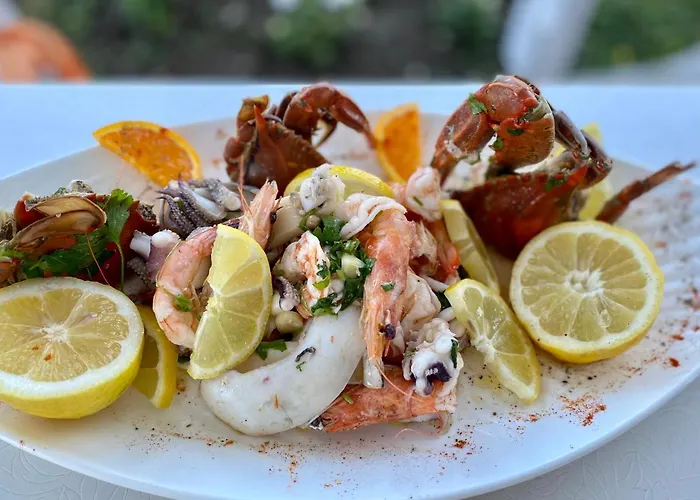 Отель President Голем