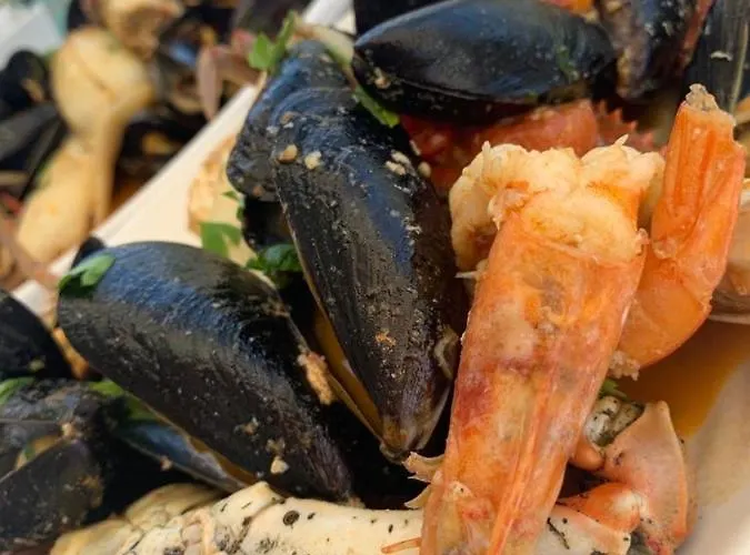 Отель President Голем